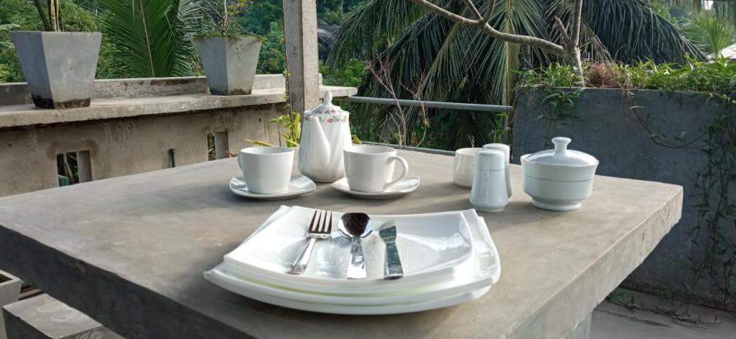 Mandara Rest Bed & Breakfast Хикадува Екстериор снимка