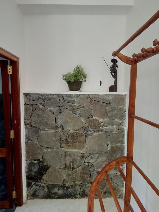 Mandara Rest Bed & Breakfast Хикадува Екстериор снимка